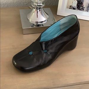 Thierry Raboutin Black Calfskin Cross Toe Wedge